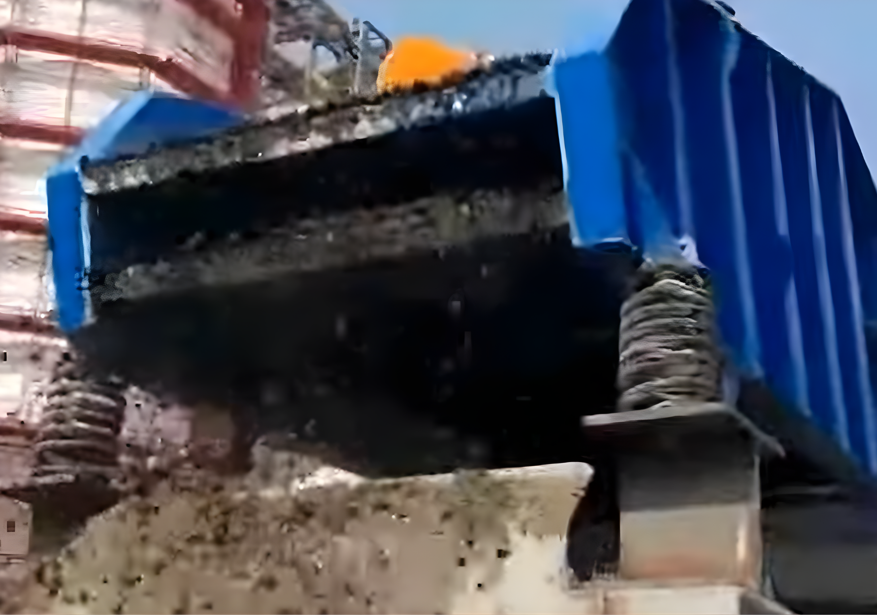 Vibrating Screen for Aggregates & Mining Industries Image