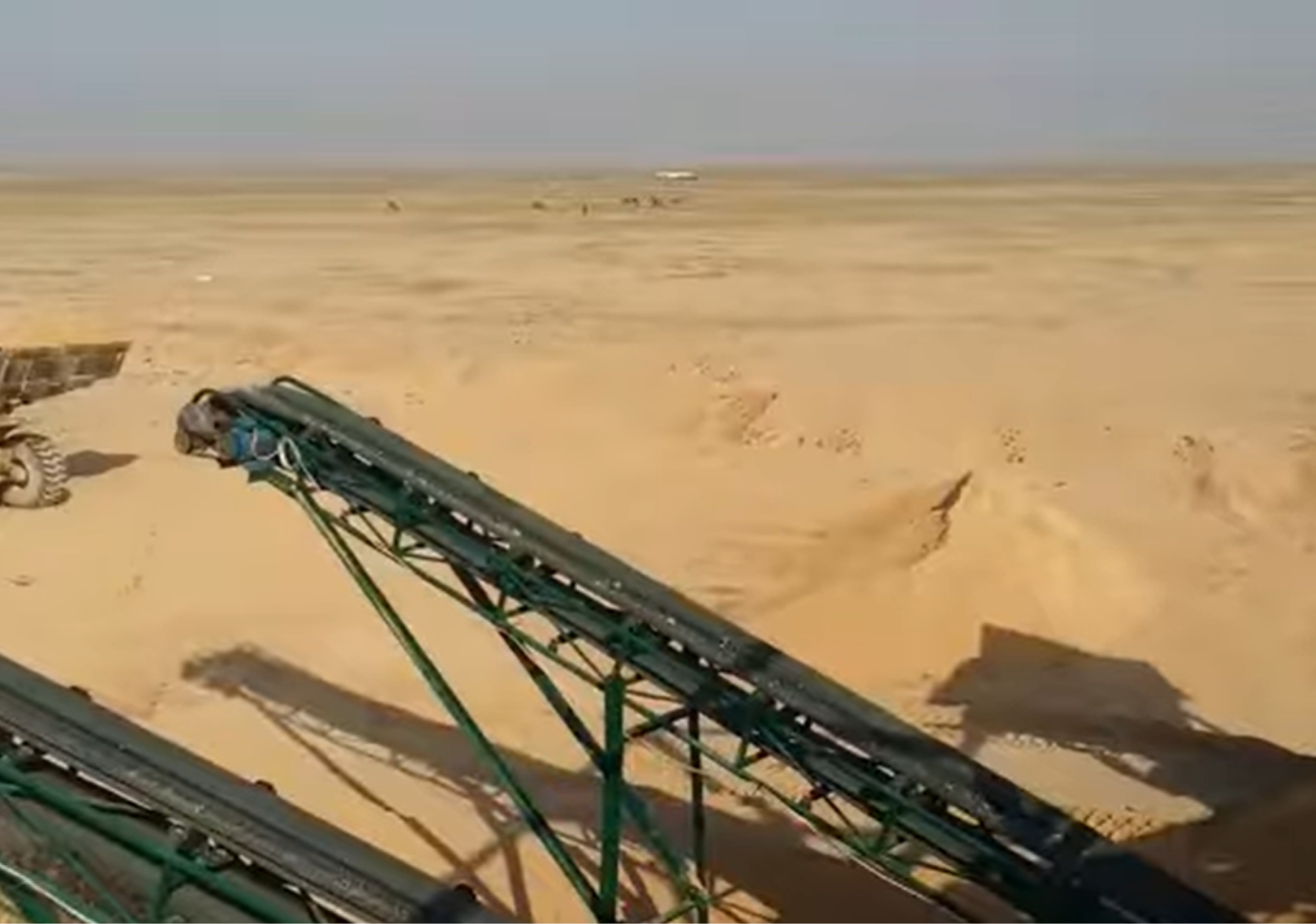 Aggregates & Fines Separation — Double Deck Vibrating Screen Image